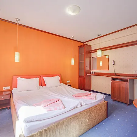 Friends Hotel